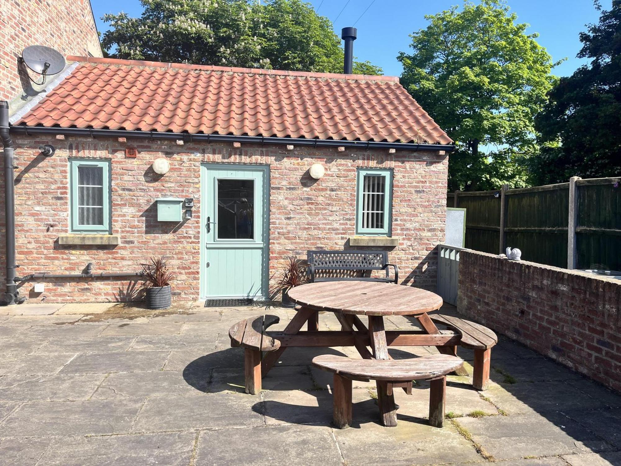 Cosy Village Location - One Bedroom Barn Barmston Екстериор снимка